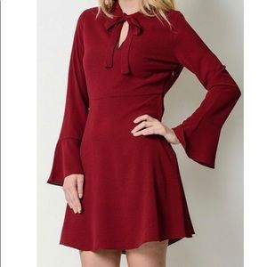 Esley | Black bell sleeve shift dress